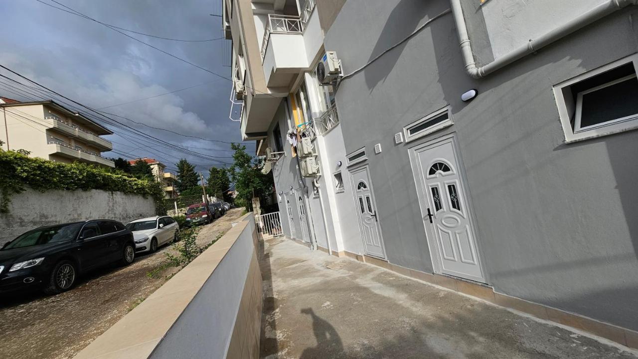 Ulliri Apartment Tirana Bagian luar foto